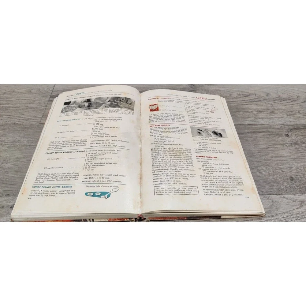 Betty Crocker's Picture Cook Book Revised Enlarged Second Edition 4th Print 1956